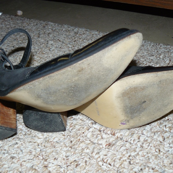 DKNY Jeans Black Suede Heels Sz. 8 - Picture 6 of 8